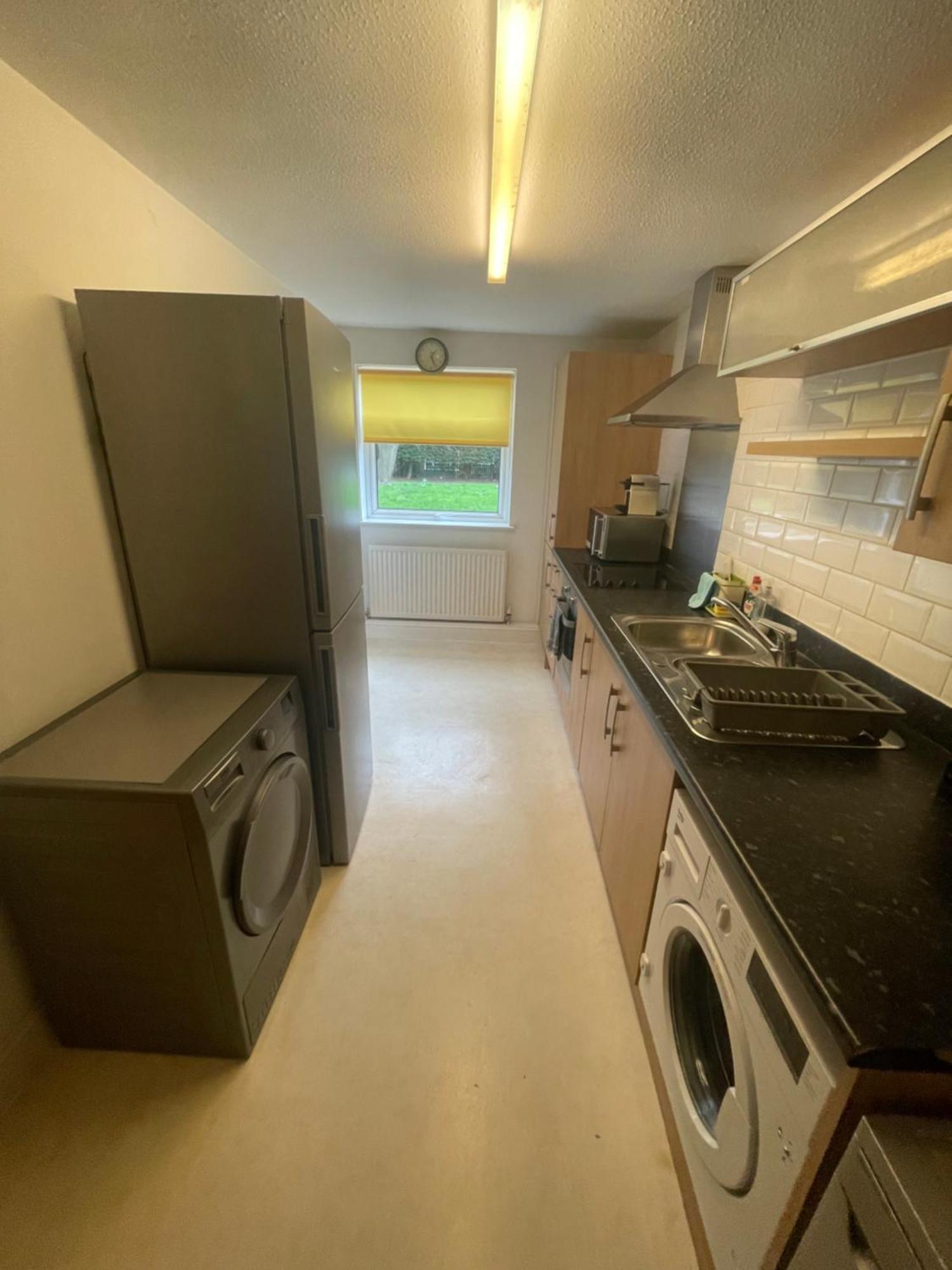 Spacious Near Heathrow With Allocated Parking * Uxbridge